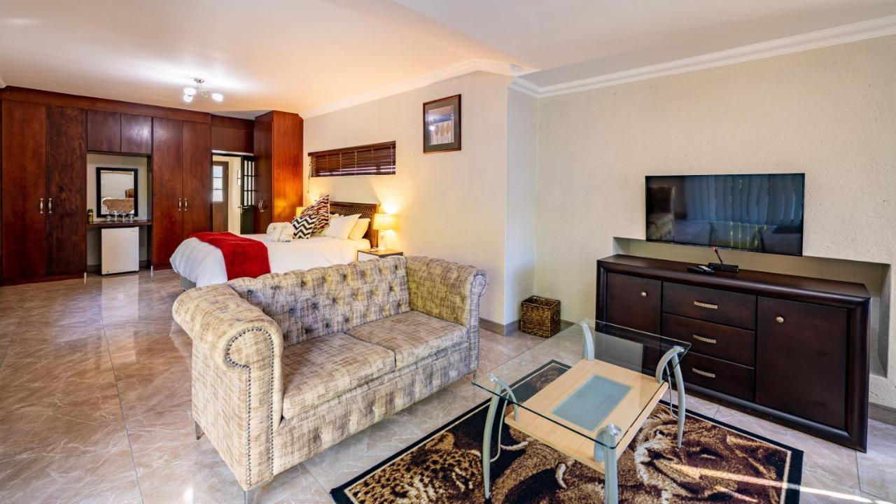 Joern'S Gaestehaus Mbombela Exteriér fotografie